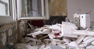 Демонтаж хрущевки в Одинцово - удаление старых полов и стен по выгодной цене от 1737 рублей.